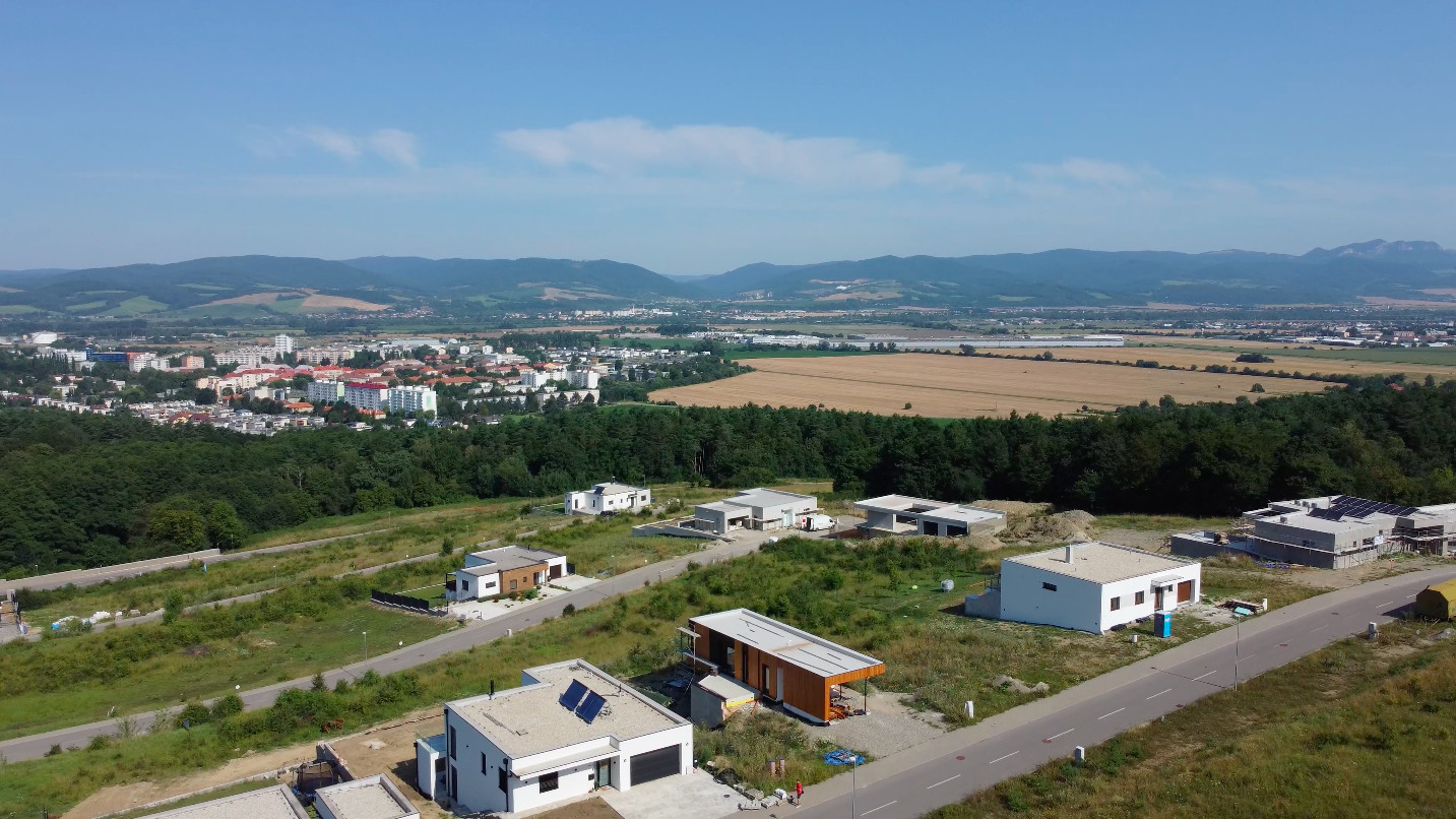 Stavebný pozemok Nová Dubnica s najkrajším výhľadom-VIDEO
