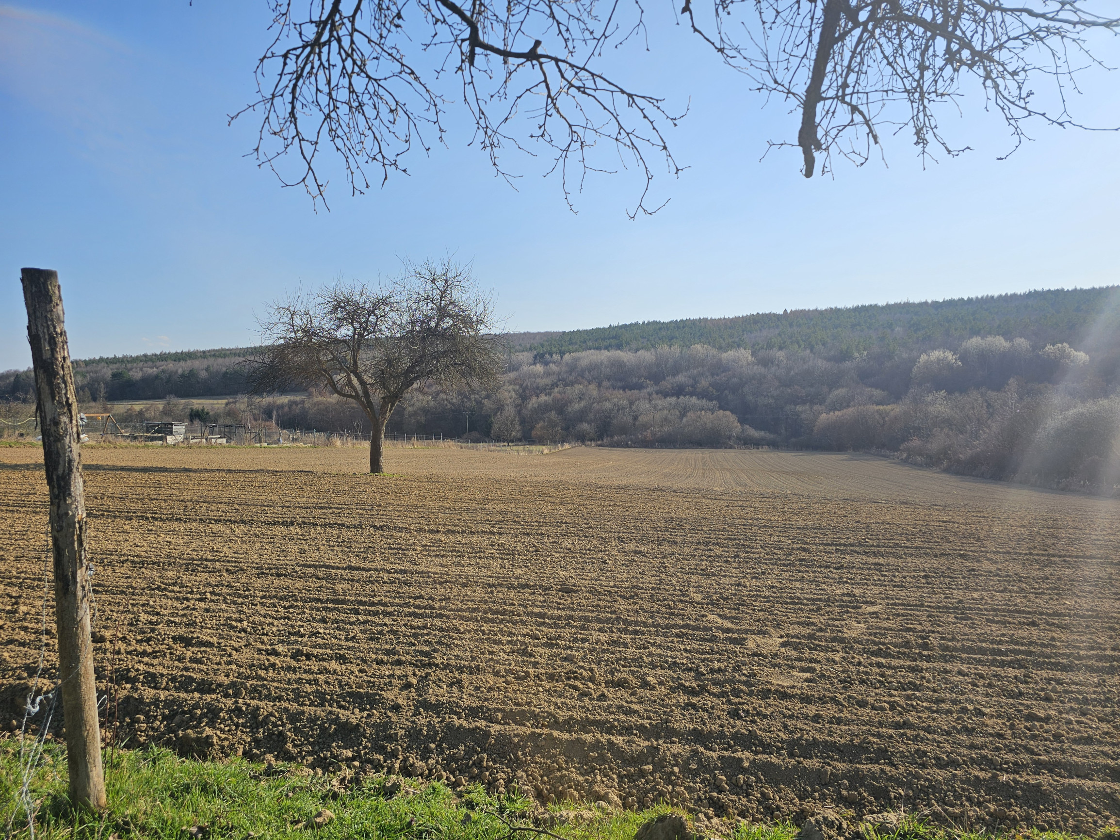 Jedinečný stavebný pozemok - 9899m2 pod Považským Inovcom