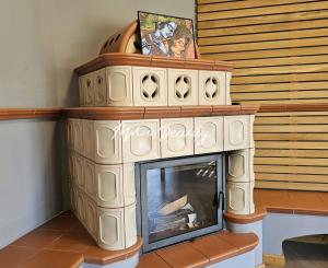 REZERVOVANÉ- RD s krásnou záhradou a dvojgarážou – Chynorany