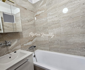 Prenájom 3 izbového bytu Trenčín, Sihoť-Švermova+PARKOVISKO