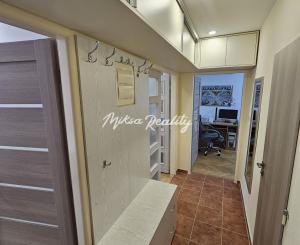 3-izbový byt po rekonštrukcii s balkónom v obci Uhrovec