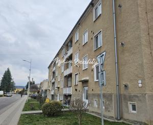 3-izbový byt po rekonštrukcii s balkónom v obci Uhrovec