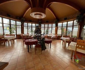 Predaj reštauračného zariadenia a priľahlých prevádzok