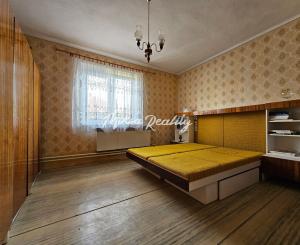 REZERVOVANÉ - Veľký RD s 2 byt. jednotkami na rovnom pozenku