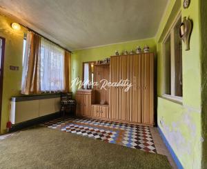 REZERVOVANÉ - Veľký RD s 2 byt. jednotkami na rovnom pozenku