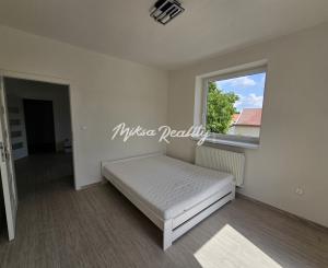 Novostavba 3 izbového bytu s parkovaním - Svinná NA PREDAJ