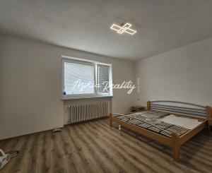 Prenájom 3 izbového bytu Trenčín, Sihoť-Švermova+PARKOVISKO