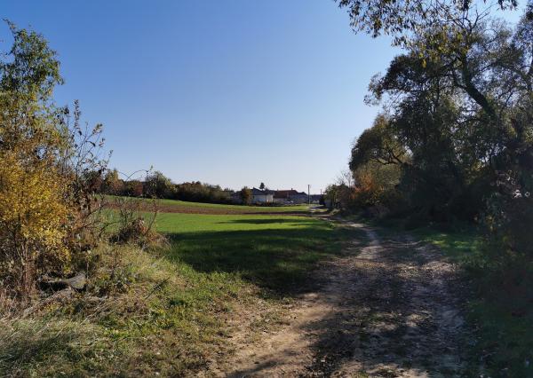 Pozemok v pokojnom prostredí 1401m2 - Veľké Hoste na predaj