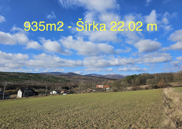 Krásny stavebný pozemok pod lesom - 935m2 - na predaj