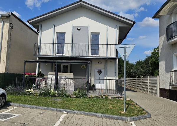 Novostavba 3 izbového bytu s parkovaním - Svinná NA PREDAJ