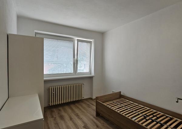 Prenájom 3 izbového bytu Trenčín, Sihoť-Švermova+PARKOVISKO