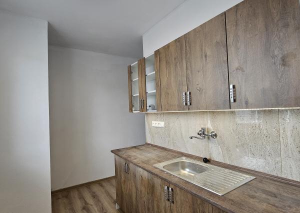 Prenájom 3 izbového bytu Trenčín, Sihoť-Švermova+PARKOVISKO