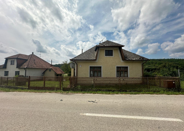 4 izbový rodinný dom v krásnom prostredí-pred rekonštrukciou