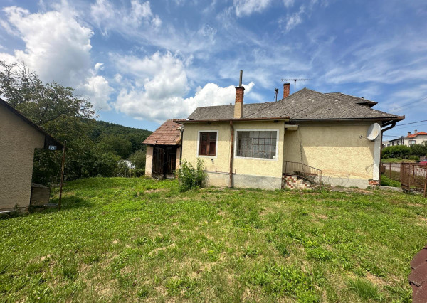 4 izbový rodinný dom v krásnom prostredí-pred rekonštrukciou