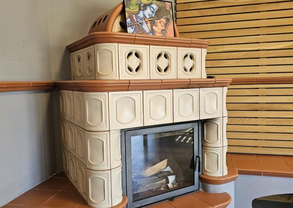 REZERVOVANÉ- RD s krásnou záhradou a dvojgarážou – Chynorany