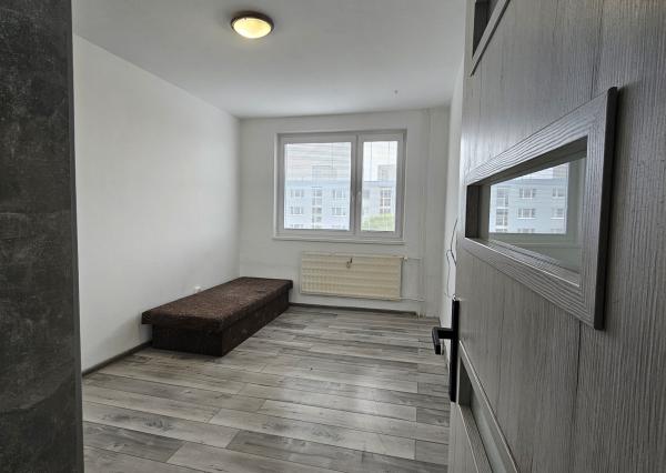 PRENÁJOM 2i bytu Bánovce, sídlisko Dubnička