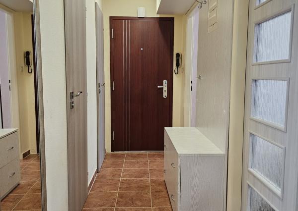 3-izbový byt po rekonštrukcii s balkónom v obci Uhrovec