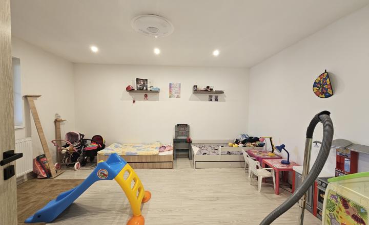 6 izbový rodinný dom - Rybany - fotografia 7