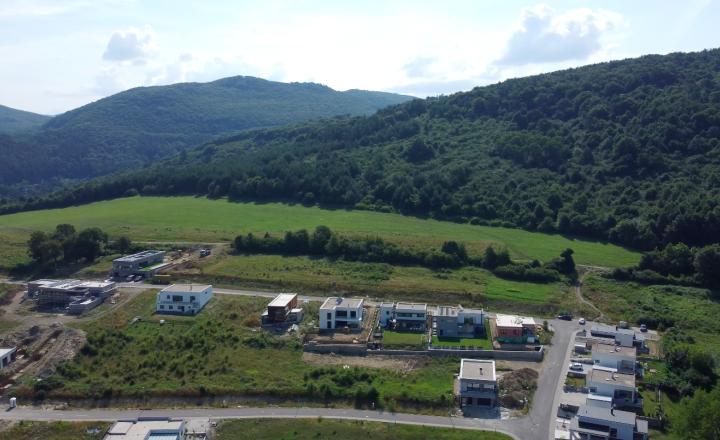 Pozemok MEDOVÉ LÚKY 933m² - 134999,- EUR - fotografia 5