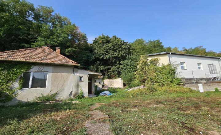 Rodinný dom v Topoľčanoch na okraji priemyselnej zóny - fotografia 7