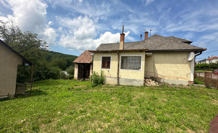 4 izbový rodinný dom v krásnom prostredí-pred rekonštrukciou - fotografia 6