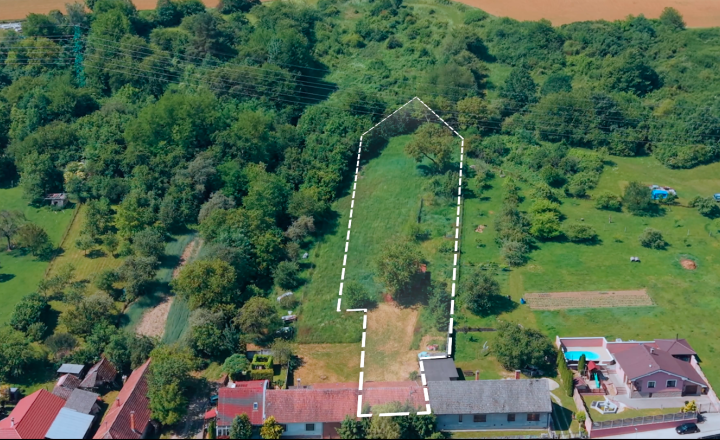 Jedinečný stavebný pozemok Dežerice NA PREDAJ - fotografia 2