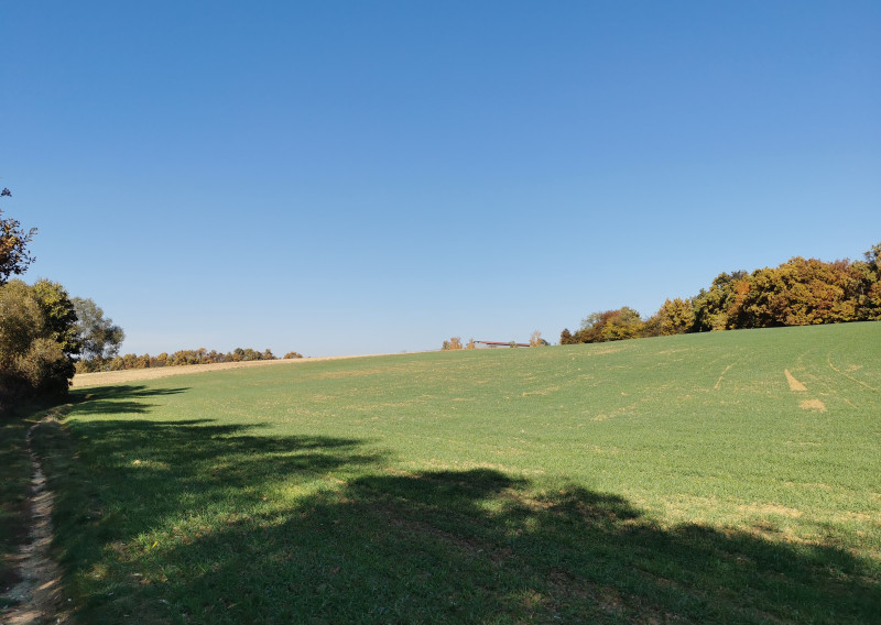 Pozemok v pokojnom prostredí 1401m2 - Veľké Hoste na predaj
