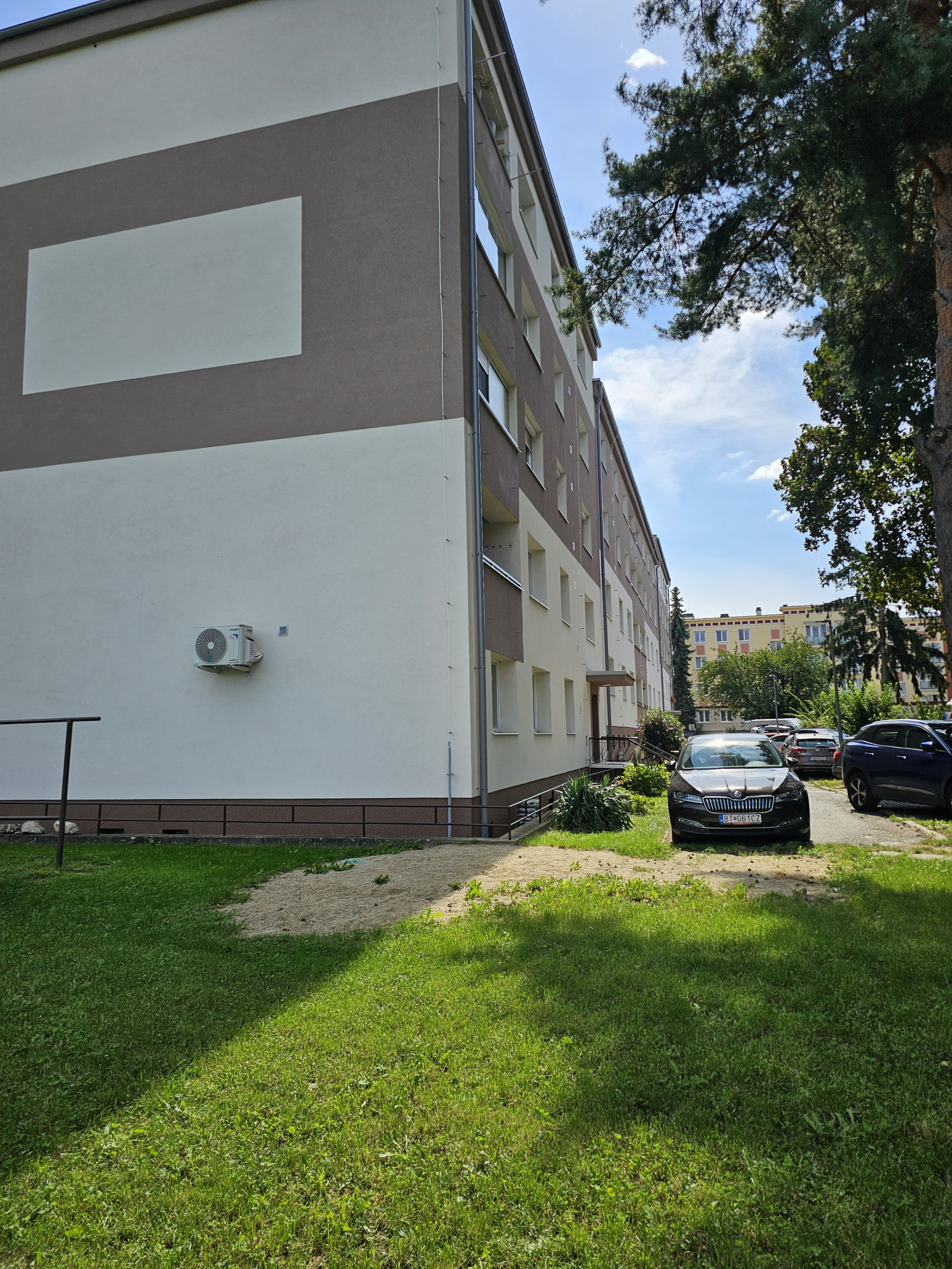 3i byt Trenčín - súkr.PARKOVISKO, SIHOŤ