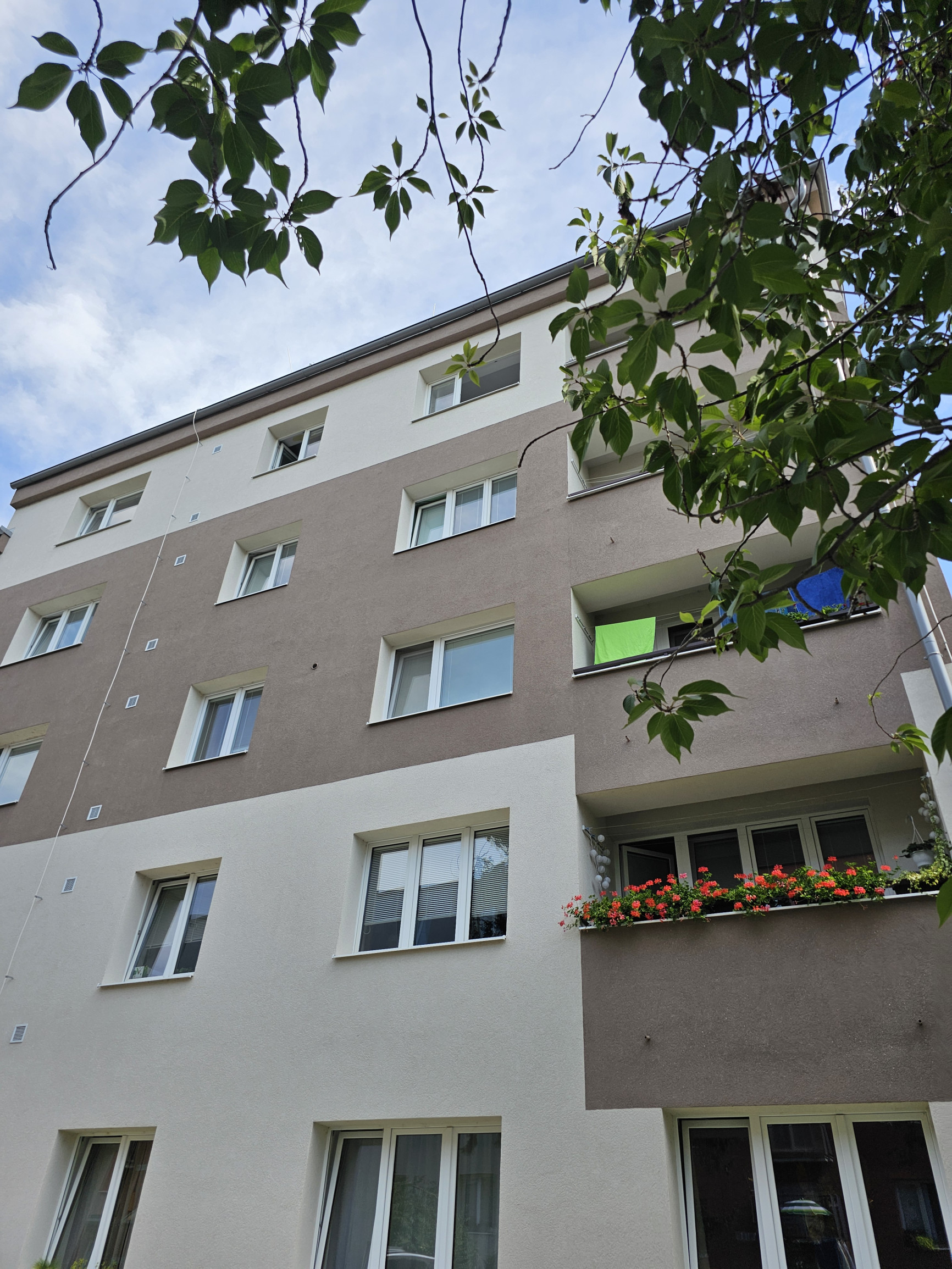 3i byt Trenčín - súkr.PARKOVISKO, SIHOŤ